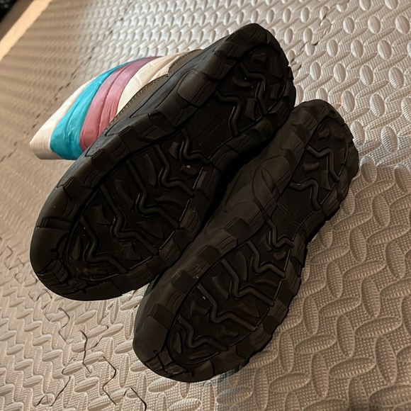 Pillar edge boots - Picture 7 of 8